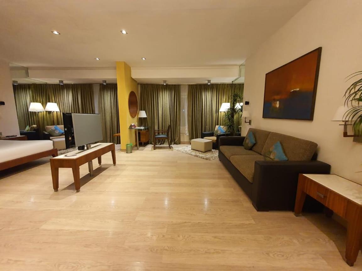 Mirage Hotel Bombay Extérieur photo
